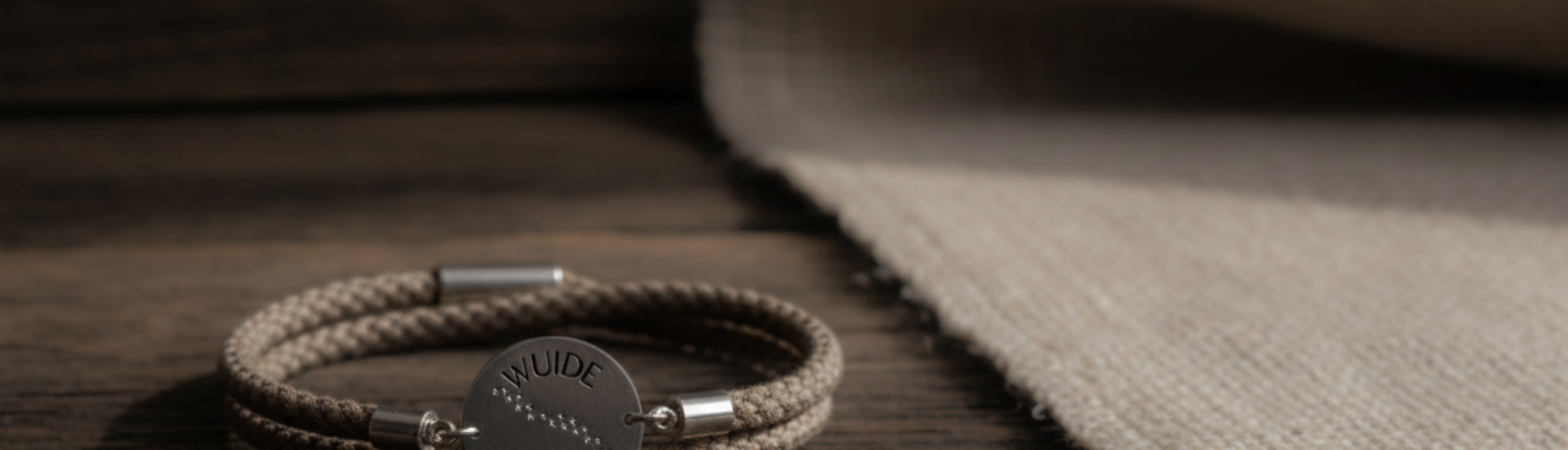 Armband Beige mit Wuide Hehna Gravur Silber