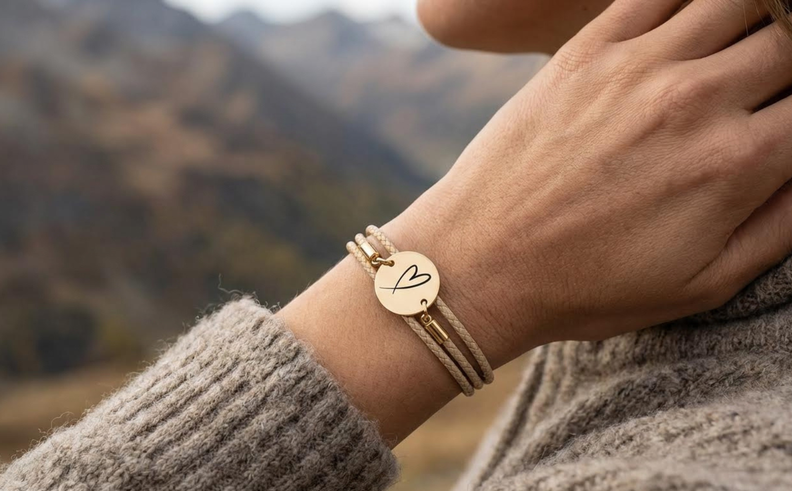Armband, Trachtenarmband dünn, mit Herzgravur und Magnetverschluss